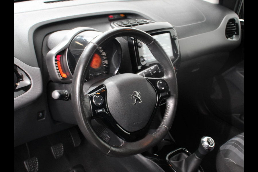Peugeot 108 1.0 e-VTi Blue Lease Executive Navigatie Apple Carplay/Android Auto Climate Control Camera Lichtmetalen Velgen Lederen stuurwiel