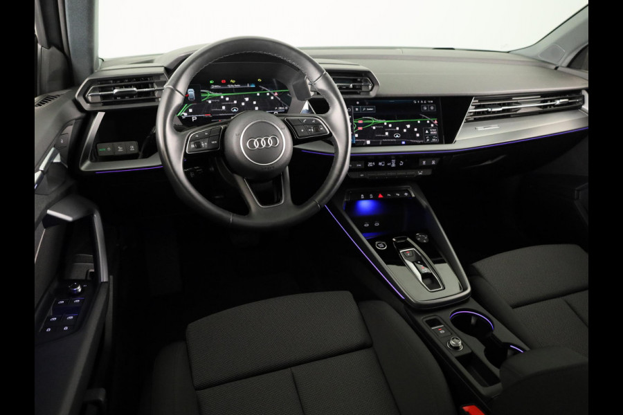 Audi A3 allstreet 35 TFSI Advanced edition 150PK S-tronic | Ambient + | Elektrische verstelbare stoel | Elektrische achterklep | Parkeersensoren voor + achter |