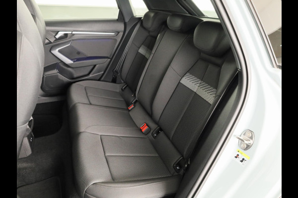 Audi A3 allstreet 35 TFSI Advanced edition 150PK S-tronic | Ambient + | Elektrische verstelbare stoel | Elektrische achterklep | Parkeersensoren voor + achter |
