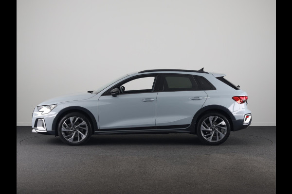 Audi A3 allstreet 35 TFSI Advanced edition 150PK S-tronic | Ambient + | Elektrische verstelbare stoel | Elektrische achterklep | Parkeersensoren voor + achter |