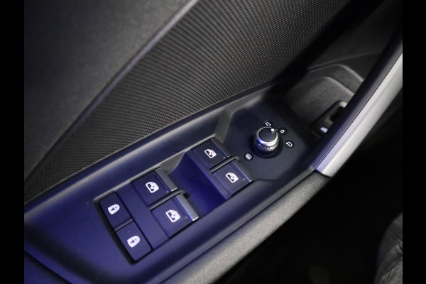 Audi A3 allstreet 35 TFSI Advanced edition 150PK S-tronic | Ambient + | Elektrische verstelbare stoel | Elektrische achterklep | Parkeersensoren voor + achter |