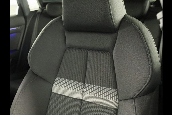 Audi A3 allstreet 35 TFSI Advanced edition 150PK S-tronic | Ambient + | Elektrische verstelbare stoel | Elektrische achterklep | Parkeersensoren voor + achter |