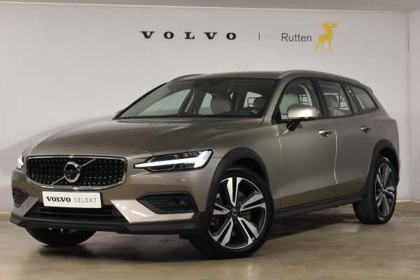 Volvo V60 Cross Country B5 250PK Automaat AWD Pro / Adaptive Cruise Control / Bowers & Wilkins / 360 Graden Camera / Elektrisch glazen schuif-kanteldak / Head-up Display / Nappa leer met stoelventilatie / Massagefunctie voorstoelen / Elektrisch verstelbare stoelen met geheugen / Stoelverw. / Stuurverw. / Trekhaak