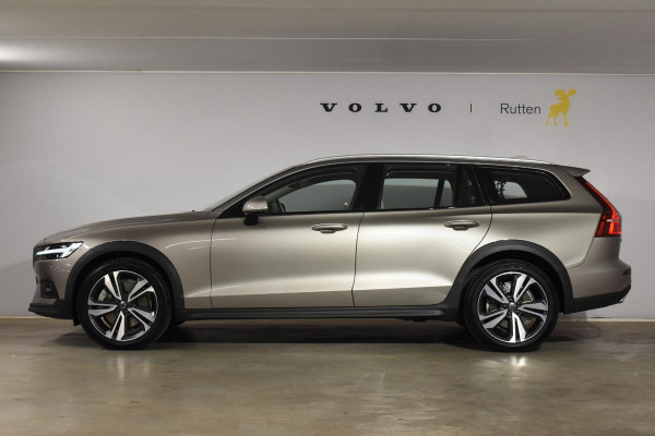 Volvo V60 Cross Country B5 250PK Automaat AWD Pro / Adaptive Cruise Control / Bowers & Wilkins / 360 Graden Camera / Elektrisch glazen schuif-kanteldak / Head-up Display / Nappa leer met stoelventilatie / Massagefunctie voorstoelen / Elektrisch verstelbare stoelen met geheugen / Stoelverw. / Stuurverw. / Trekhaak