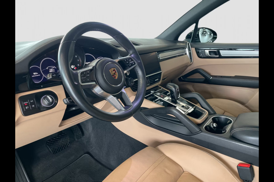 Porsche Cayenne 3.0 E-Hybrid Platinum Edition | PANORAMADAK | TREKHAAK | BOSE | LUCHTVERING |