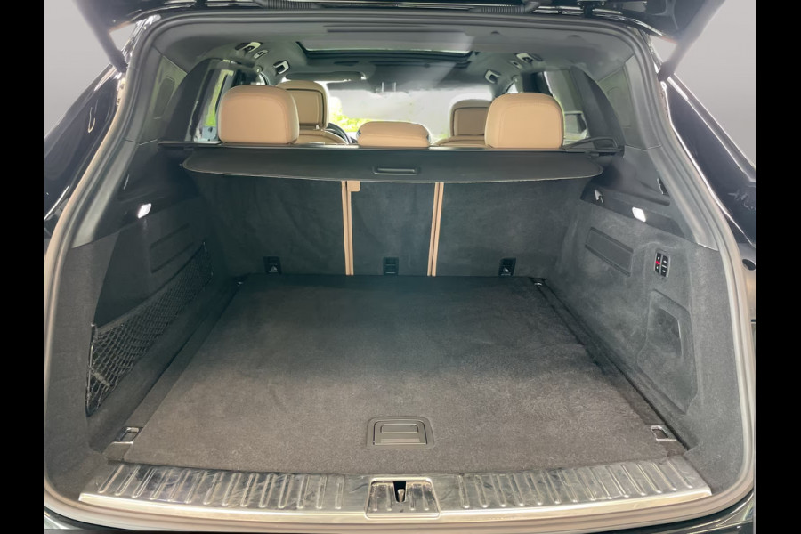 Porsche Cayenne 3.0 E-Hybrid Platinum Edition | PANORAMADAK | TREKHAAK | BOSE | LUCHTVERING |