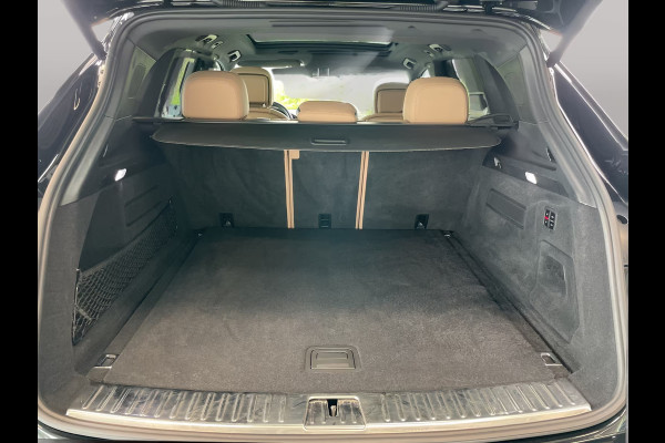 Porsche Cayenne 3.0 E-Hybrid Platinum Edition | PANORAMADAK | TREKHAAK | BOSE | LUCHTVERING |