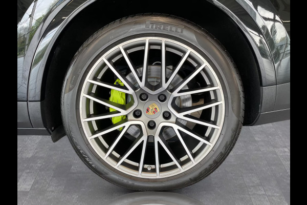 Porsche Cayenne 3.0 E-Hybrid Platinum Edition | PANORAMADAK | TREKHAAK | BOSE | LUCHTVERING |