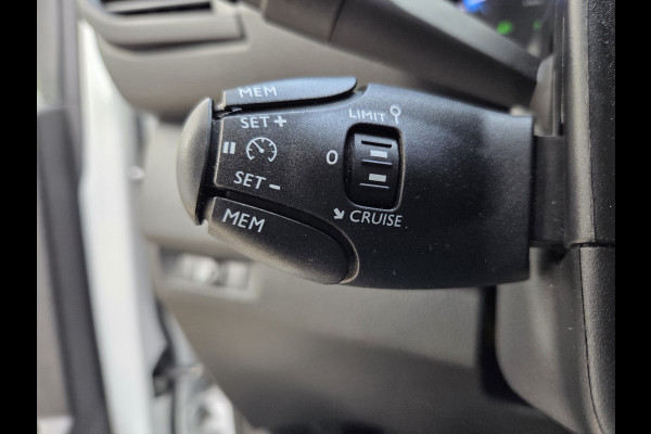 Peugeot e-Expert Long L3 75 kWh PDC  Stoelverwarming Airco Achteruitrijcamera Cruise control