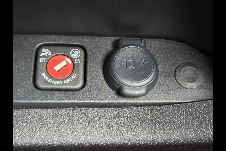 Peugeot e-Expert Long L3 75 kWh PDC  Stoelverwarming Airco Achteruitrijcamera Cruise control