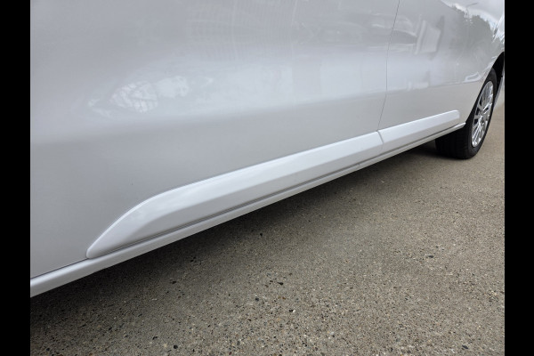 Peugeot e-Expert Long L3 75 kWh Panoramazichtsysteem Stoelverwarming Airco Achteruitrijcamera