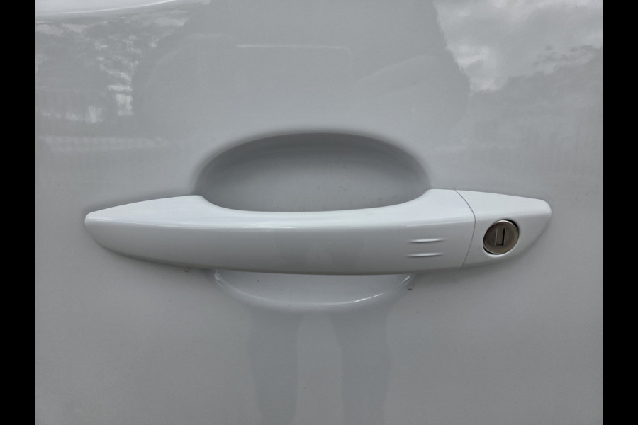 Peugeot e-Expert Long L3 75 kWh Panoramazichtsysteem Stoelverwarming Airco Achteruitrijcamera