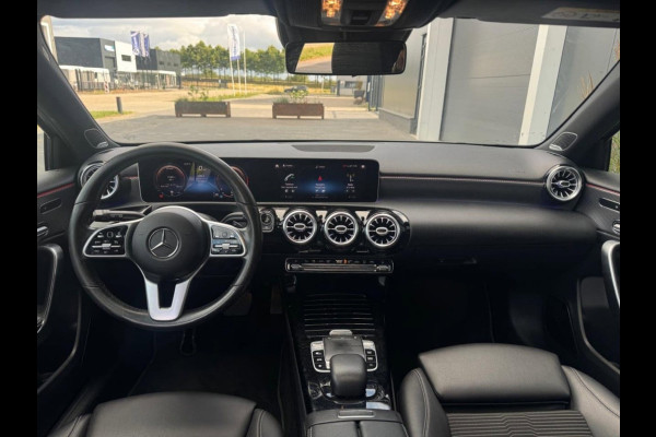 Mercedes-Benz A-Klasse 220 AMG Line | Pano | Ambilight | Memory
