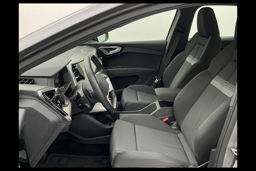 Audi Q4 e-tron 40 Advanced edition 77 kWh 204pk | Parkeercamera | Stoelverwarming | Navigatie | Keyless Pakket