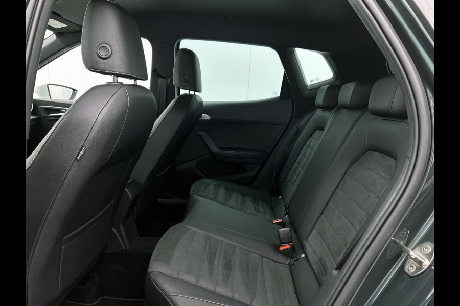 Seat Arona 1.0 TSI Xperience 111PK Automaat / Stoelverwarming / Airco-ecc. / 1/2 leder / Lmv.18" / Navigatie / Apk 01-2028