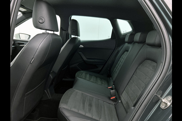 Seat Arona 1.0 TSI Xperience 111PK Automaat / Stoelverwarming / Airco-ecc. / 1/2 leder / Lmv.18" / Navigatie / Apk 01-2028
