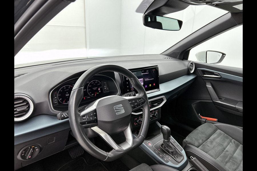 Seat Arona 1.0 TSI Xperience 111PK Automaat / Stoelverwarming / Airco-ecc. / 1/2 leder / Lmv.18" / Navigatie / Apk 01-2028