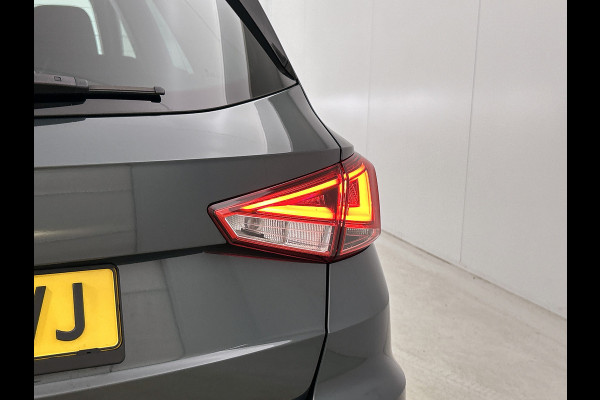 Seat Arona 1.0 TSI Xperience 111PK Automaat / Stoelverwarming / Airco-ecc. / 1/2 leder / Lmv.18" / Navigatie / Apk 01-2028