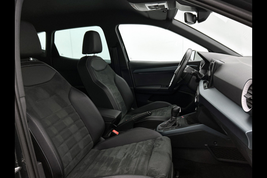Seat Arona 1.0 TSI Xperience 111PK Automaat / Stoelverwarming / Airco-ecc. / 1/2 leder / Lmv.18" / Navigatie / Apk 01-2028