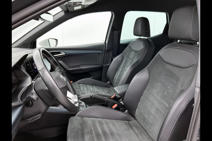 Seat Arona 1.0 TSI Xperience 111PK Automaat / Stoelverwarming / Airco-ecc. / 1/2 leder / Lmv.18" / Navigatie / Apk 01-2028