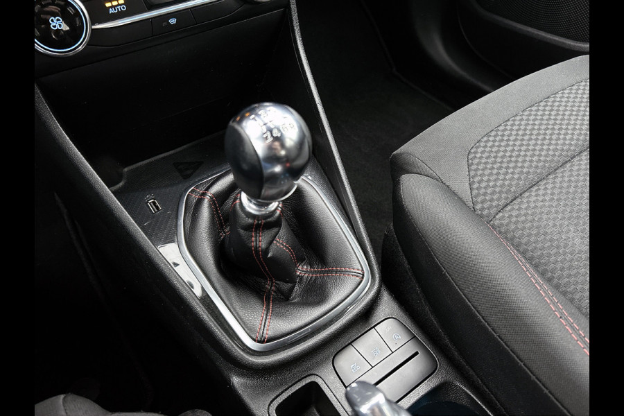 Ford Fiesta 1.0 126PK ST-Line / Airco-ecc. / Navigatie Pack / Privacy Glas / Quick Clear / Apple Carplay / Apk 03-2027