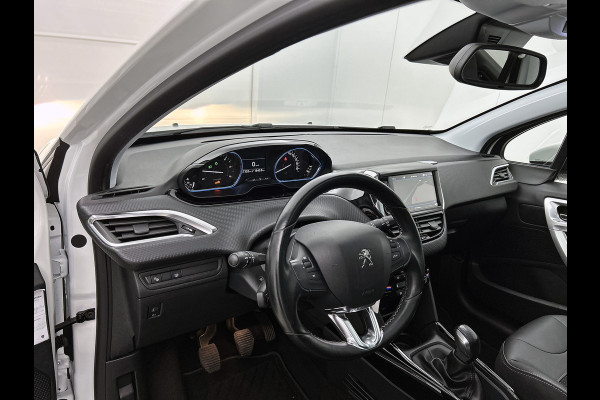 Peugeot 2008 1.5 BlueHDi Allure / Panoramadak / Trekhaak / Cruise-ctr. /  lmv 17"/ Roofrail / Privacy Glass / Apk nieuw
