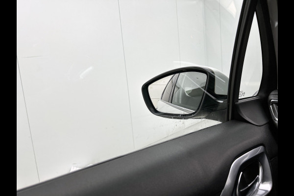 Peugeot 2008 1.5 BlueHDi Allure / Panoramadak / Trekhaak / Cruise-ctr. /  lmv 17"/ Roofrail / Privacy Glass / Apk nieuw