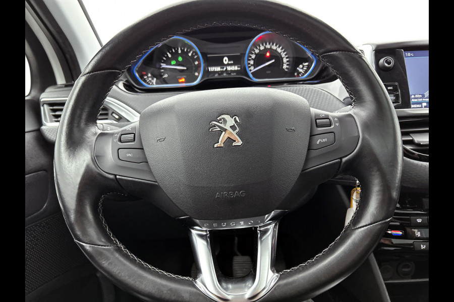 Peugeot 2008 1.5 BlueHDi Allure / Panoramadak / Trekhaak / Cruise-ctr. /  lmv 17"/ Roofrail / Privacy Glass / Apk nieuw