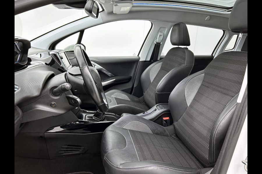 Peugeot 2008 1.5 BlueHDi Allure / Panoramadak / Trekhaak / Cruise-ctr. /  lmv 17"/ Roofrail / Privacy Glass / Apk nieuw