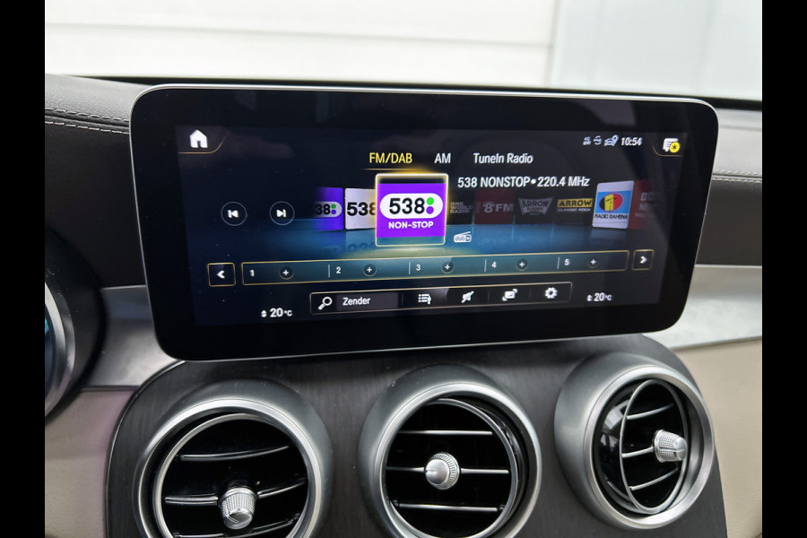 Mercedes-Benz GLC 300e 4MATIC Business Solution Luxury / Trekhaak / 360camera / Navi / Panorama dak / Leder Bicolor / Apk 11-2027