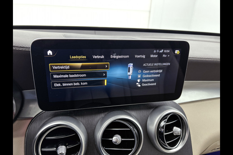 Mercedes-Benz GLC 300e 4MATIC Business Solution Luxury / Trekhaak / 360camera / Navi / Panorama dak / Leder Bicolor / Apk 11-2027