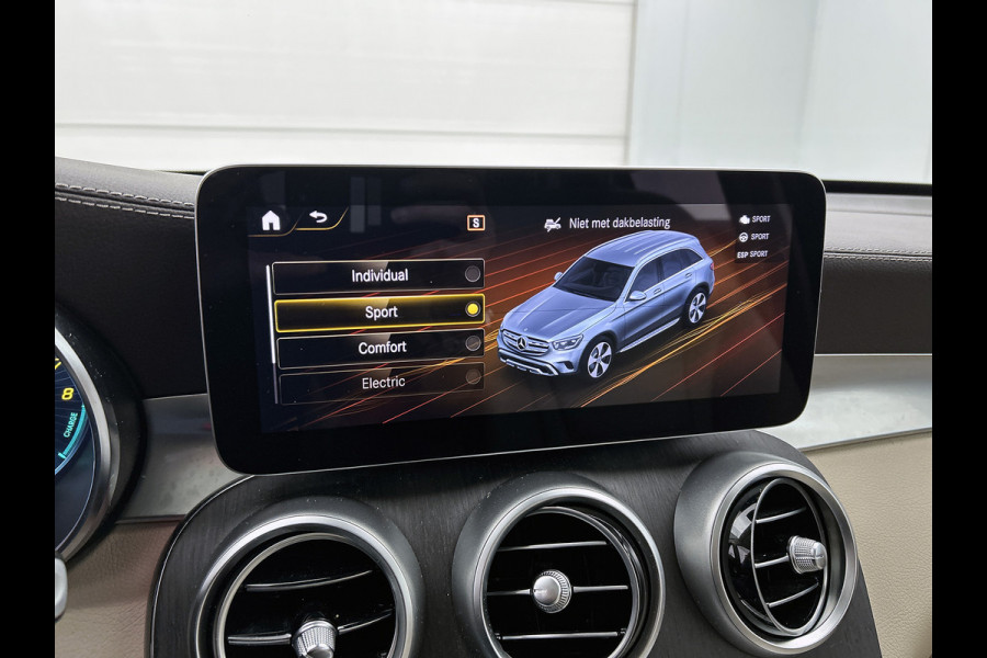 Mercedes-Benz GLC 300e 4MATIC Business Solution Luxury / Trekhaak / 360camera / Navi / Panorama dak / Leder Bicolor / Apk 11-2027
