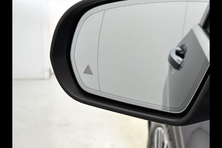Mercedes-Benz GLC 300e 4MATIC Business Solution Luxury / Trekhaak / 360camera / Navi / Panorama dak / Leder Bicolor / Apk 11-2027