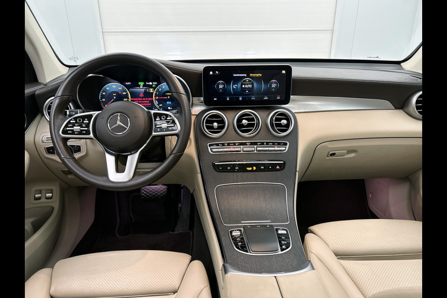 Mercedes-Benz GLC 300e 4MATIC Business Solution Luxury / Trekhaak / 360camera / Navi / Panorama dak / Leder Bicolor / Apk 11-2027