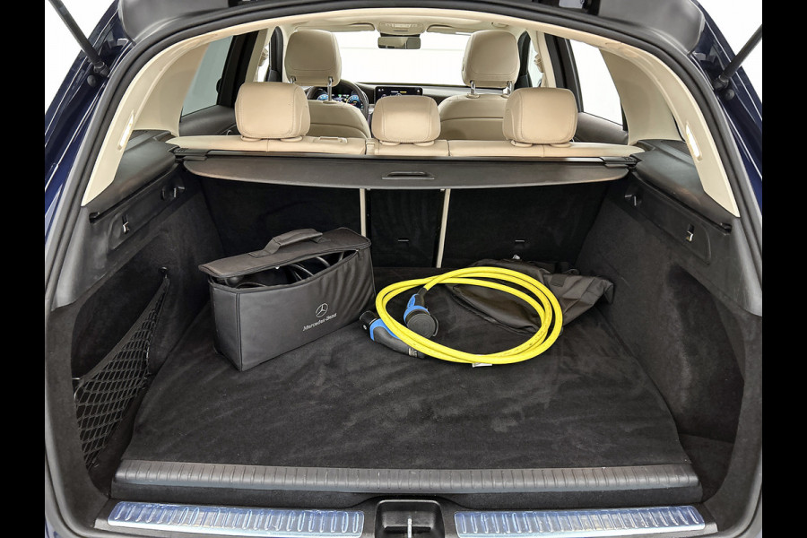 Mercedes-Benz GLC 300e 4MATIC Business Solution Luxury / Trekhaak / 360camera / Navi / Panorama dak / Leder Bicolor / Apk 11-2027