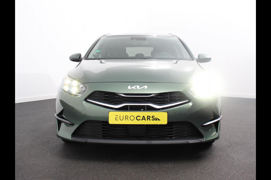 Kia Ceed Sportswagon 1.0 T-GDi 120pk DynamicLine Climate control Cruise control Achteruitrijcamera Verwarmde voorstoelen Stuurverwarming Afneembare trekhaak Navigatie Apple Carplay/ Android Auto Extra Getint Glas