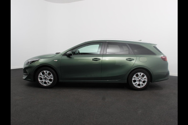 Kia Ceed Sportswagon 1.0 T-GDi 120pk DynamicLine Climate control Cruise control Achteruitrijcamera Verwarmde voorstoelen Stuurverwarming Afneembare trekhaak Navigatie Apple Carplay/ Android Auto Extra Getint Glas