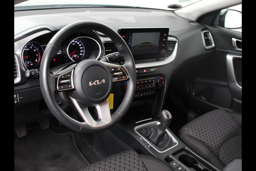 Kia Ceed Sportswagon 1.0 T-GDi 120pk DynamicLine Climate control Cruise control Achteruitrijcamera Verwarmde voorstoelen Stuurverwarming Afneembare trekhaak Navigatie Apple Carplay/ Android Auto Extra Getint Glas