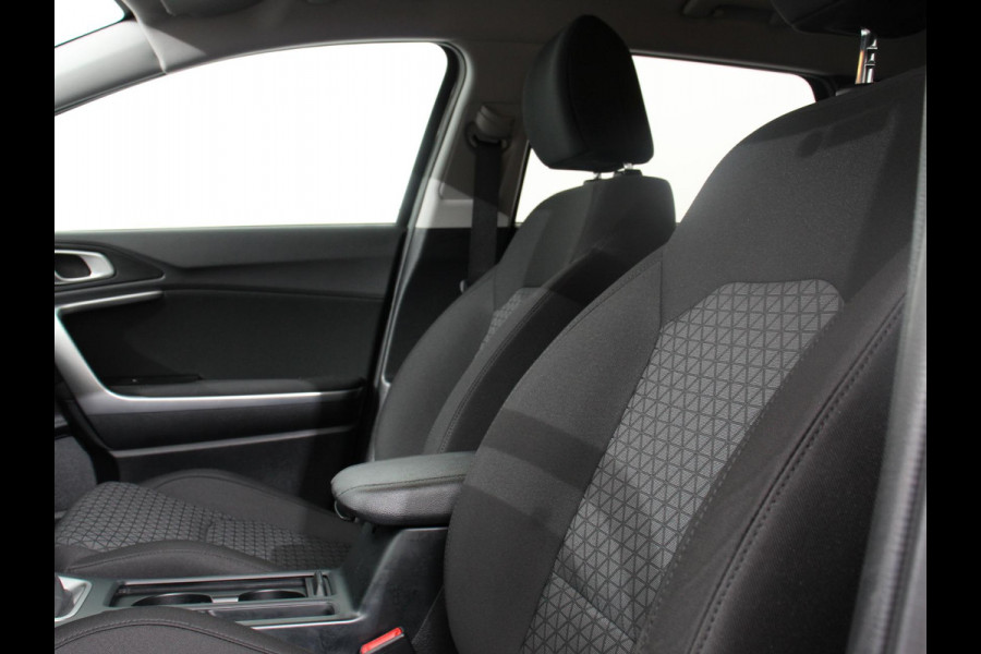 Kia Ceed Sportswagon 1.0 T-GDi 120pk DynamicLine Climate control Cruise control Achteruitrijcamera Verwarmde voorstoelen Stuurverwarming Afneembare trekhaak Navigatie Apple Carplay/ Android Auto Extra Getint Glas