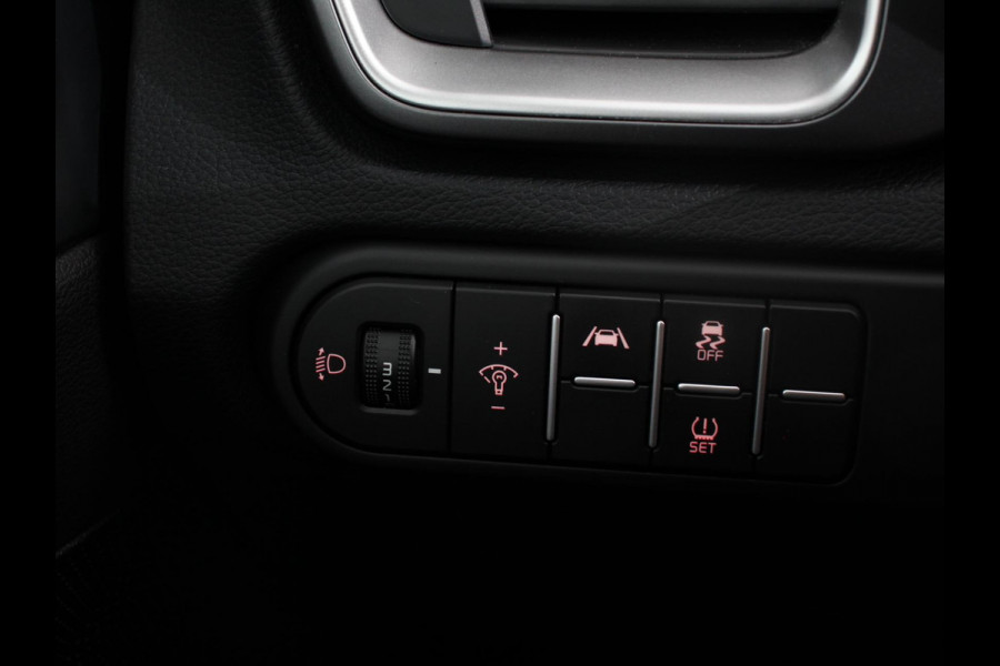 Kia Ceed Sportswagon 1.0 T-GDi 120pk DynamicLine Climate control Cruise control Achteruitrijcamera Verwarmde voorstoelen Stuurverwarming Afneembare trekhaak Navigatie Apple Carplay/ Android Auto Extra Getint Glas