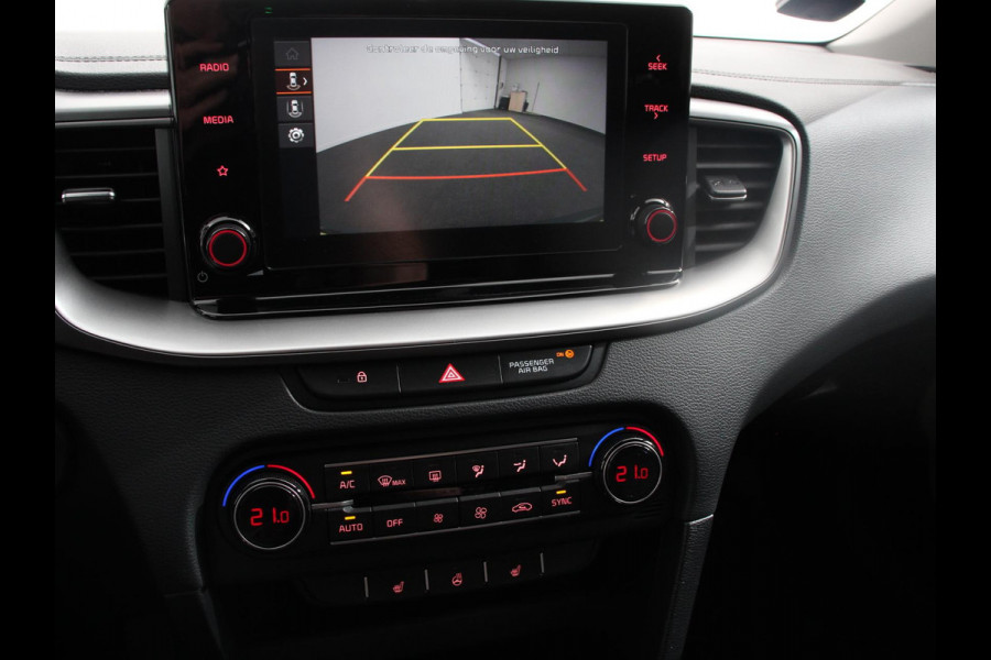 Kia Ceed Sportswagon 1.0 T-GDi 120pk DynamicLine Climate control Cruise control Achteruitrijcamera Verwarmde voorstoelen Stuurverwarming Afneembare trekhaak Navigatie Apple Carplay/ Android Auto Extra Getint Glas