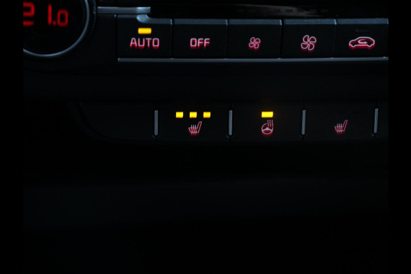 Kia Ceed Sportswagon 1.0 T-GDi 120pk DynamicLine Climate control Cruise control Achteruitrijcamera Verwarmde voorstoelen Stuurverwarming Afneembare trekhaak Navigatie Apple Carplay/ Android Auto Extra Getint Glas