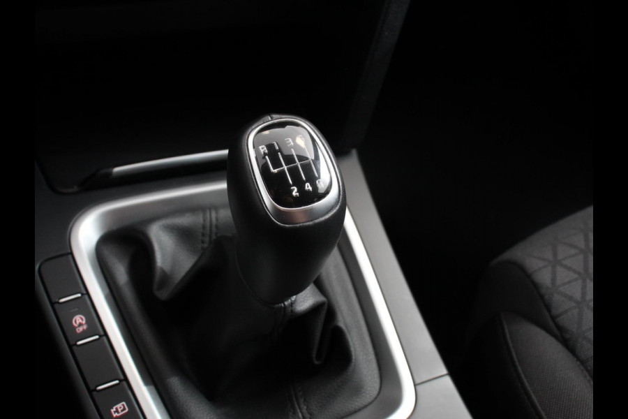 Kia Ceed Sportswagon 1.0 T-GDi 120pk DynamicLine Climate control Cruise control Achteruitrijcamera Verwarmde voorstoelen Stuurverwarming Afneembare trekhaak Navigatie Apple Carplay/ Android Auto Extra Getint Glas