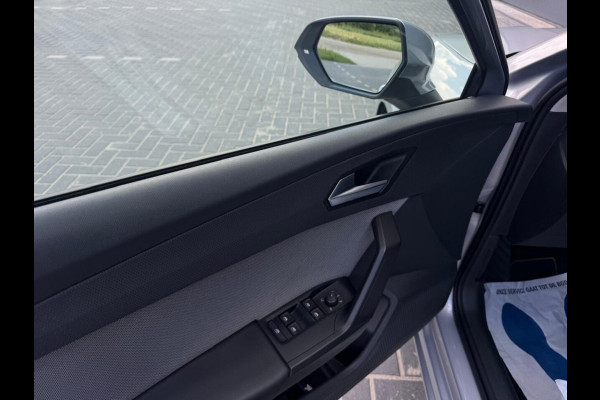 Seat Leon Hatchback 1.0 eTSI Style | Automaat | Camera | Zeer zuinig