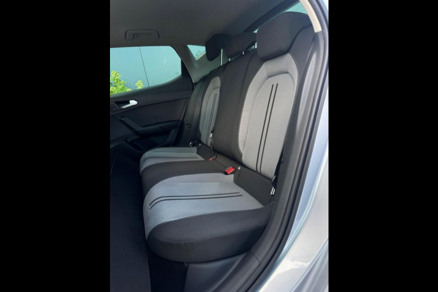 Seat Leon Hatchback 1.0 eTSI Style | Automaat | Camera | Zeer zuinig