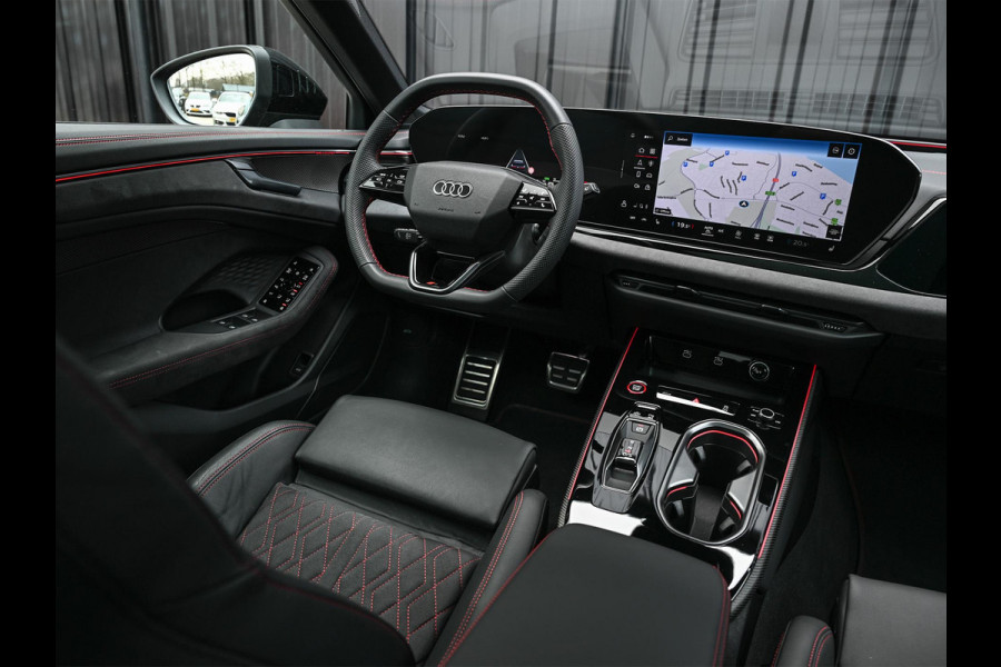 Audi A6 Avant 3.0 TFSI 368PK Quattro S-Edition | Achterasbesturing | B&O | Head-up | Luchtvering | 360 Camera | Carbon inleg | Panoramadak | Soft close | Memory seats | Elektr. verst. stuur |