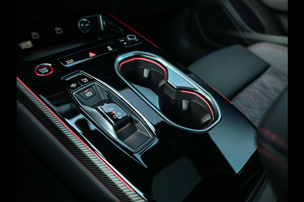Audi A6 Avant 3.0 TFSI 368PK Quattro S-Edition | Achterasbesturing | B&O | Head-up | Luchtvering | 360 Camera | Carbon inleg | Panoramadak | Soft close | Memory seats | Elektr. verst. stuur |