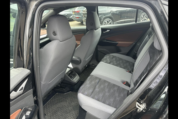 Volkswagen ID.5 PRO PERFORMANCE 77 kWh SOH 92% | CAMERA | STOEL + STUURVERWARMING | RIJKLAAR GELEVERD MET 12 MND BOVAG GARANTIE |