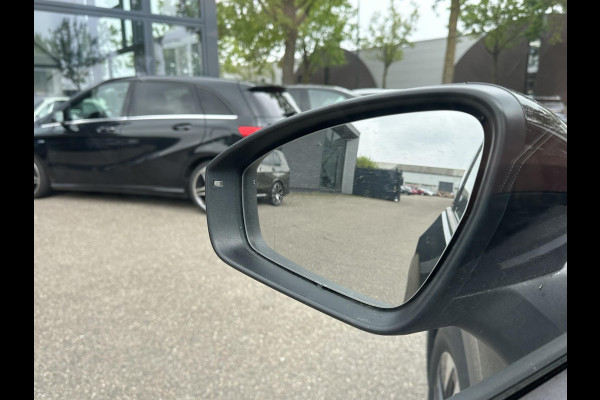 Volkswagen ID.5 PRO PERFORMANCE 77 kWh SOH 92% | CAMERA | STOEL + STUURVERWARMING | RIJKLAAR GELEVERD MET 12 MND BOVAG GARANTIE |