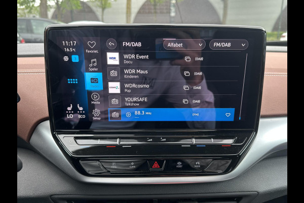Volkswagen ID.5 PRO PERFORMANCE 77 kWh SOH 92% | CAMERA | STOEL + STUURVERWARMING | RIJKLAAR GELEVERD MET 12 MND BOVAG GARANTIE |